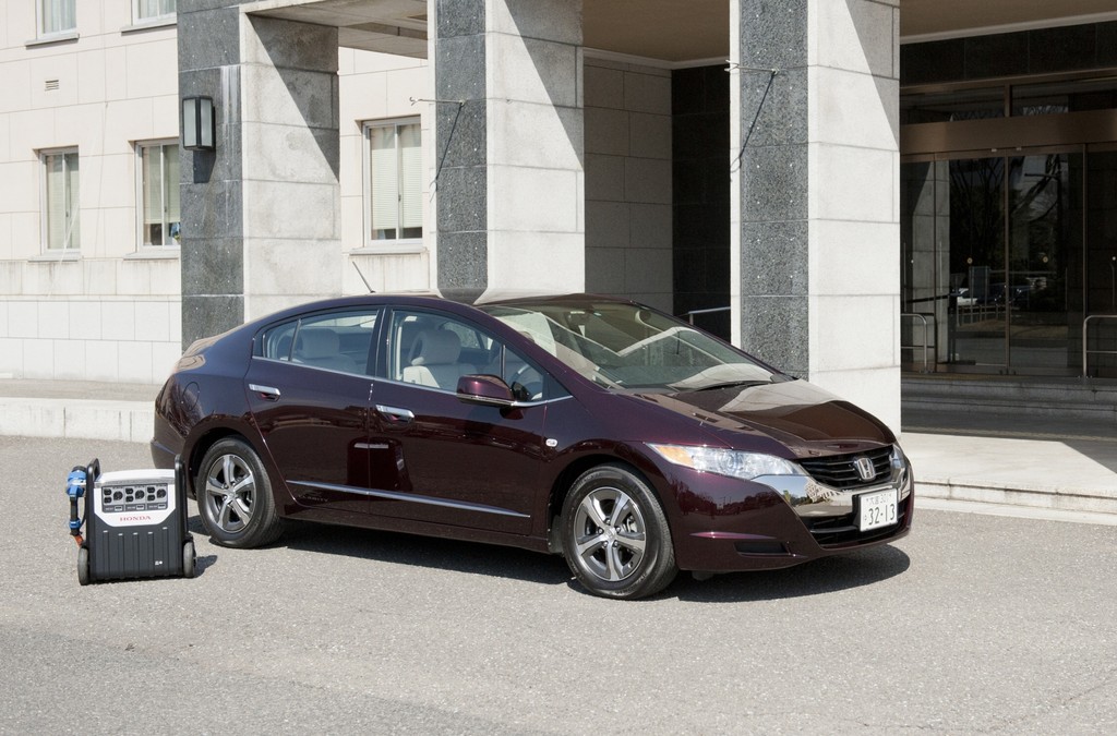 Honda eröffnet Solar-Wasserstoff-Tankstelle