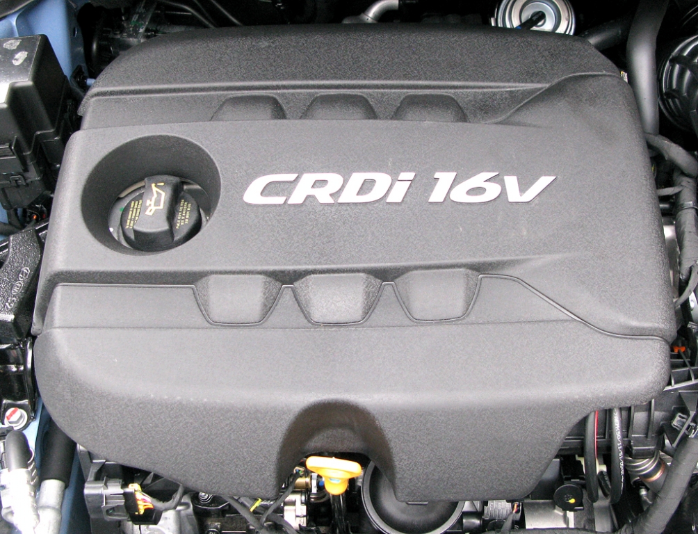 Hyundai i30: Blick unter die Haube, hier bei einem der drei Turbodiesel.