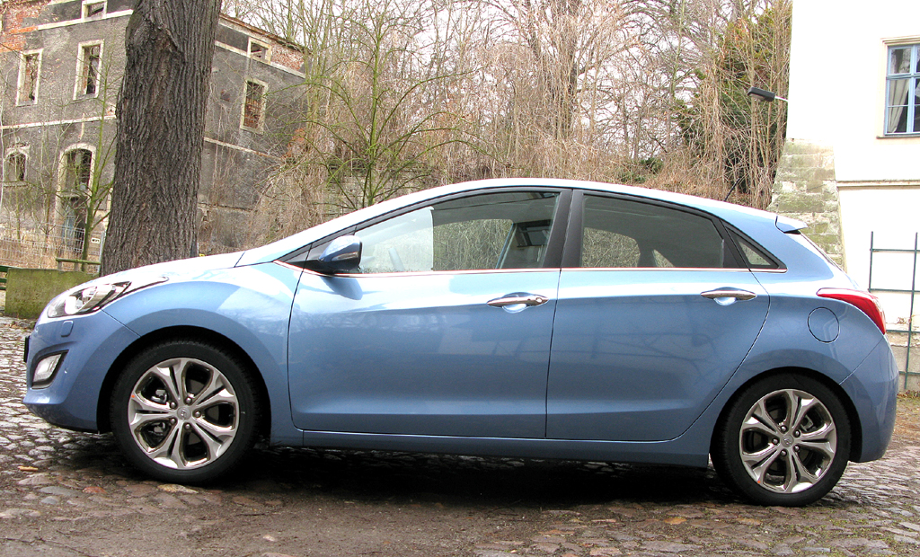 Hyundai i30: So sieht das Kompaktmodell von der Seite aus.
