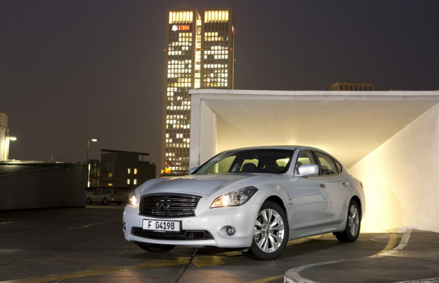 Infiniti steigert Effizienz des M35h