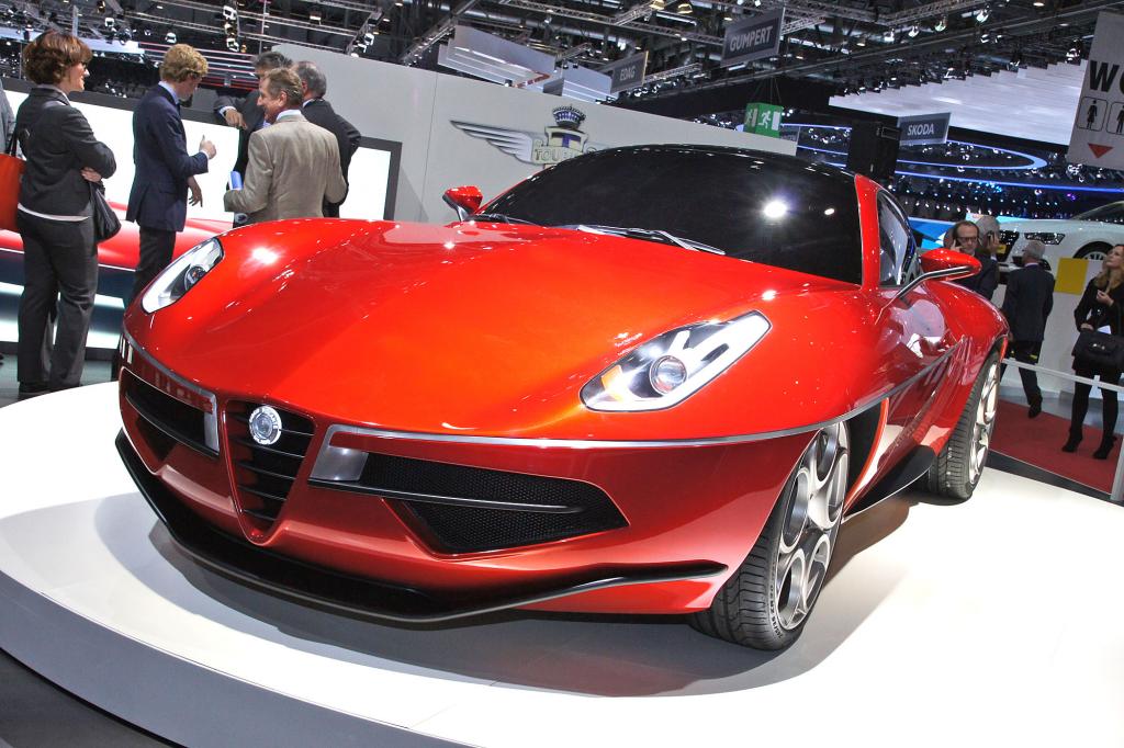 Italdesign-Giugiaro zeigt mit dem viersitzigen Sportwagen Brivido wohin es künftig bei der Bordelektronik geht