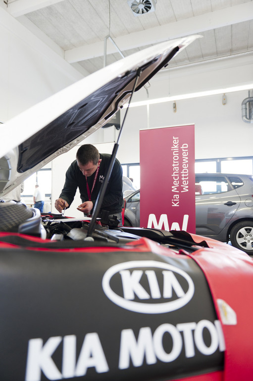 Kia prämiert die besten Kfz-Mechatroniker