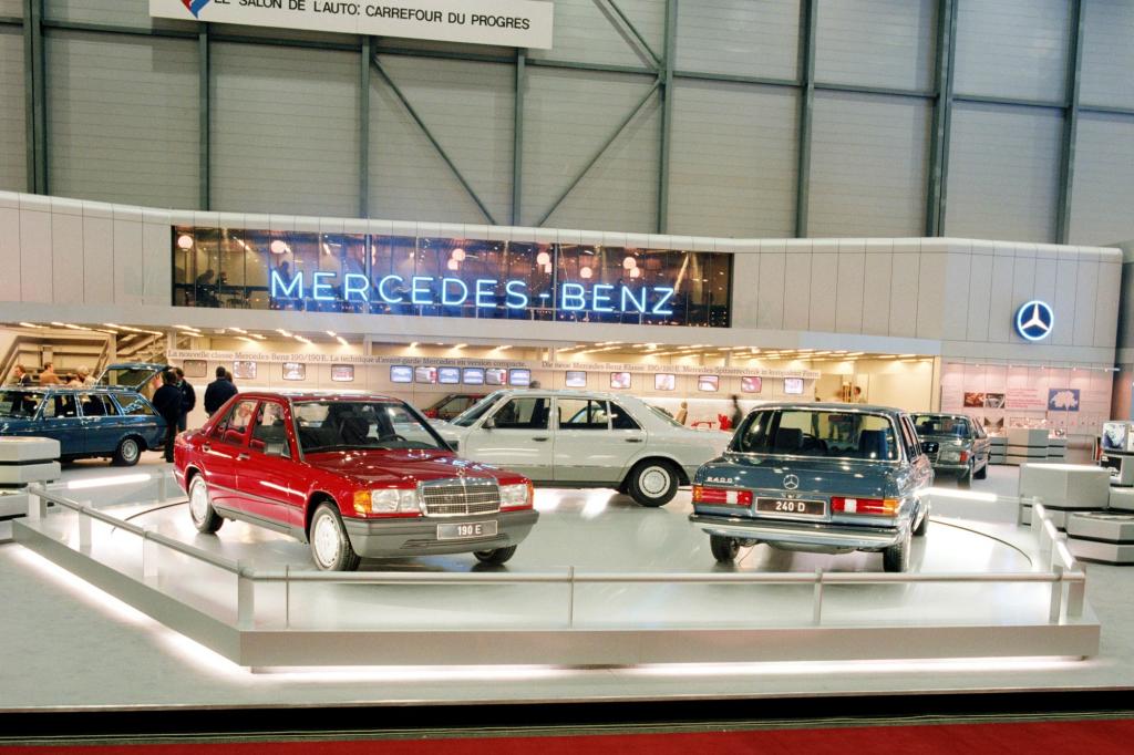 Mercedes 190 auf dem Genfer Autosalon 1983