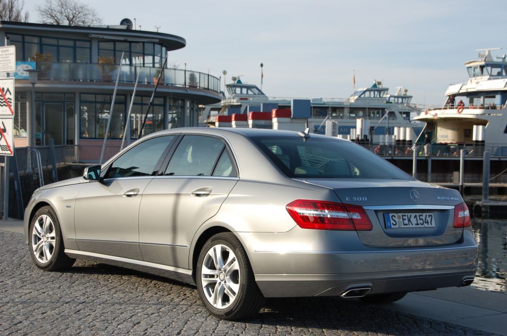 Mercedes E 300 Bluetec Hybrid: Das vielleicht sparsamste Oberklasse Modell der Welt