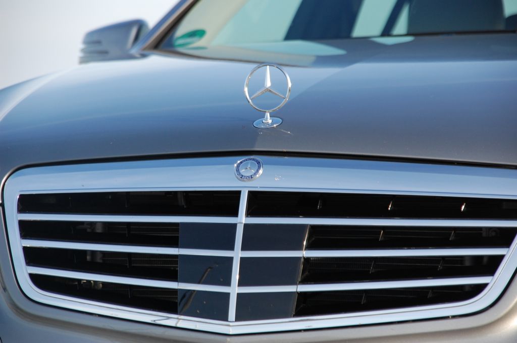 Mercedes E 300 Bluetec Hybrid: Das vielleicht sparsamste Oberklasse Modell der Welt