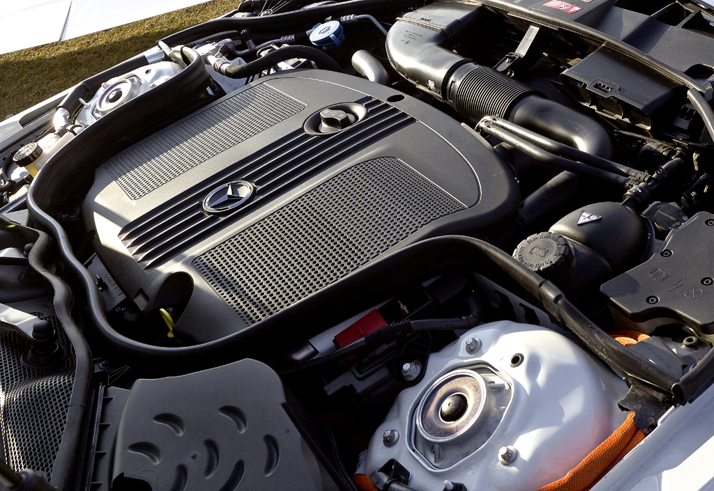 Mercedes E300 Bluetec Hybrid: Blick auf den Vierzylinder-Turbodiesel. 