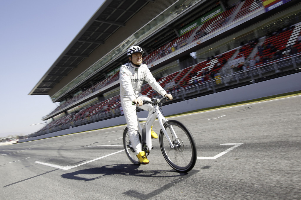 Michael Schumacher und Nico Rosberg:fahren Smart Ebike
