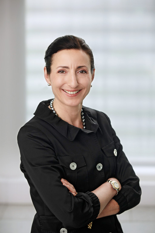 Milagros Caiña-Andree.