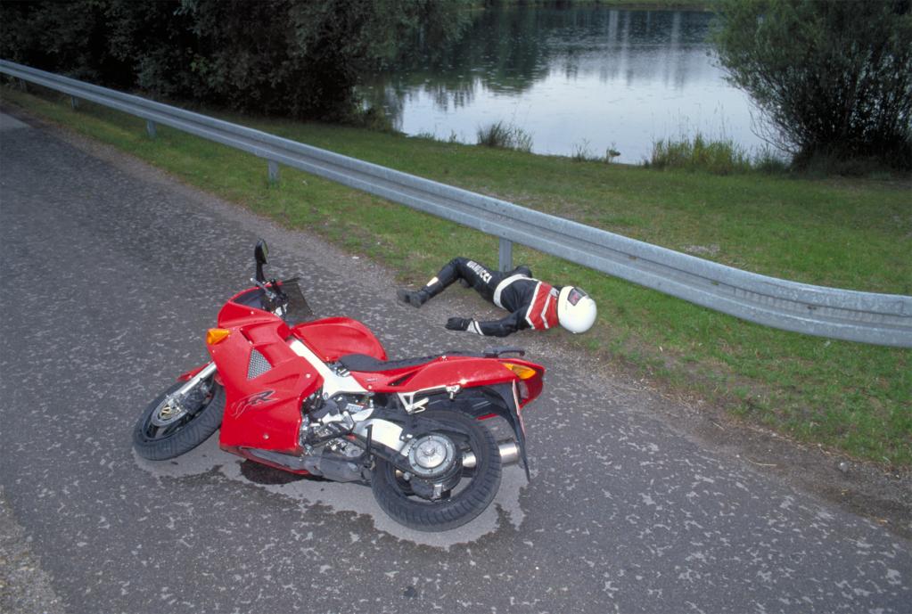 Motorrad und Auto: Aufruf zur Rücksichtnahme