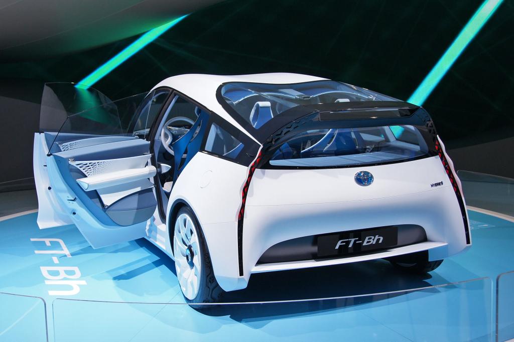 Nur ist der Hybrid billiger, weil er teure Batterieleistung durch einen Verbrennungsmotor und einen Tank ersetzen kann