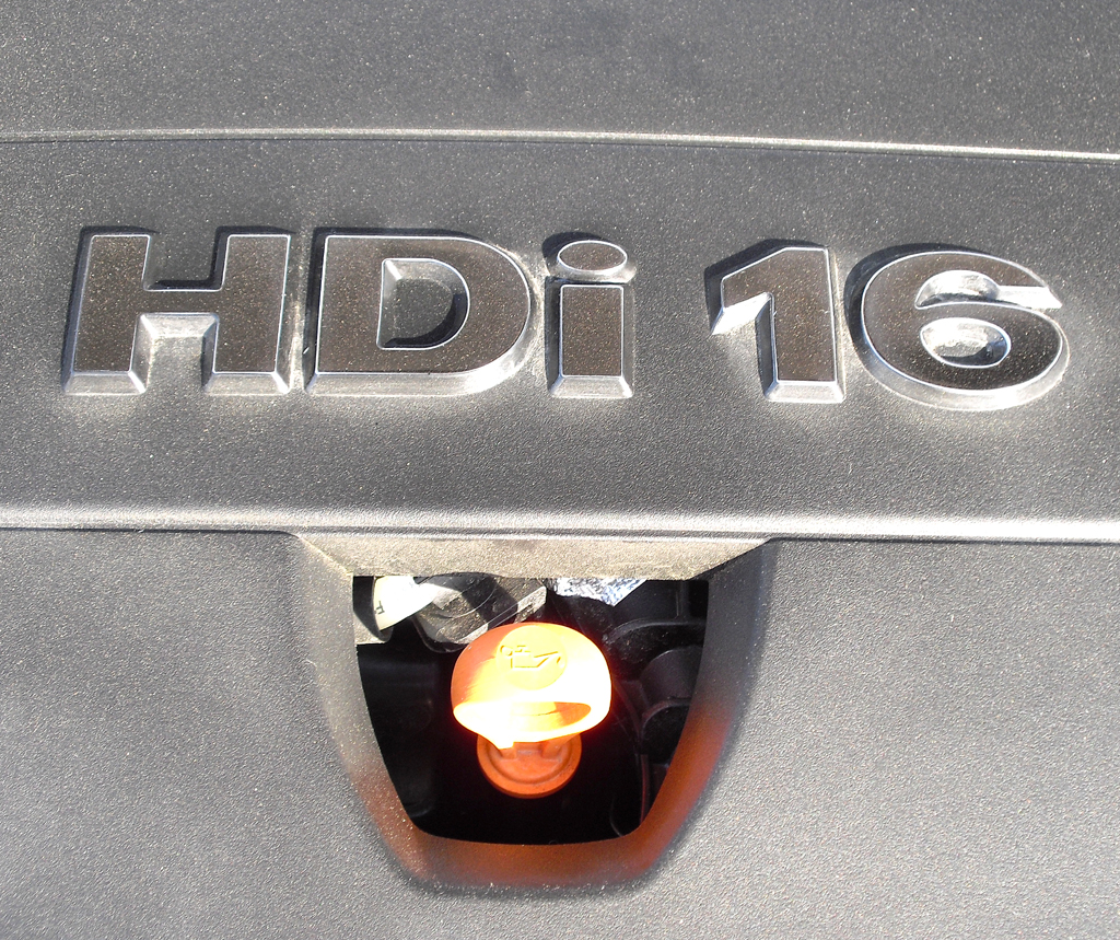 Peugeot 508 RXH: Blick auf den 2,0-Liter-Vierzylinder-Turbodiesel mit 120/163 kW/PS. 