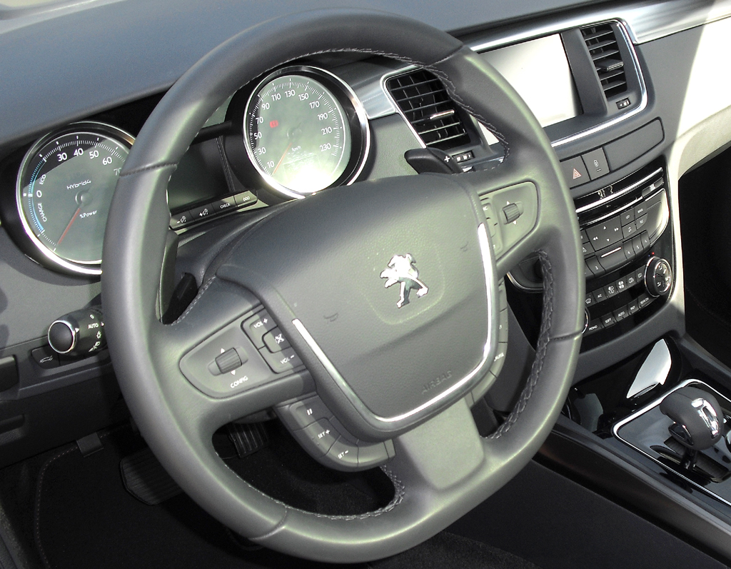 Peugeot 508 RXH: Blick ins Cockpit. 