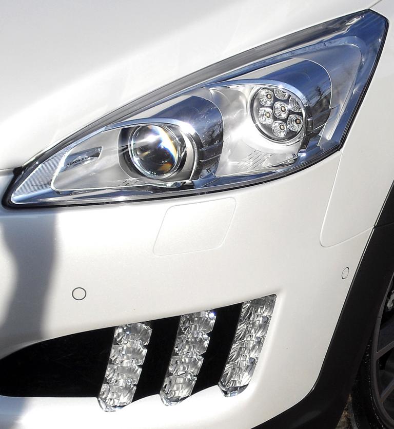Peugeot 508 RXH: Moderne Leuchteinheit vorn. 