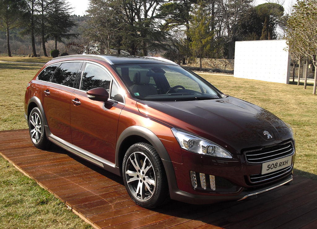 Peugeot setzt neben dem 3008 Hybrid4 im 508 RXH schon Hybridtechnik ein, ... 