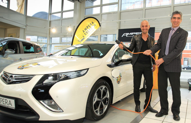 Peyman Amin fährt Opel Ampera