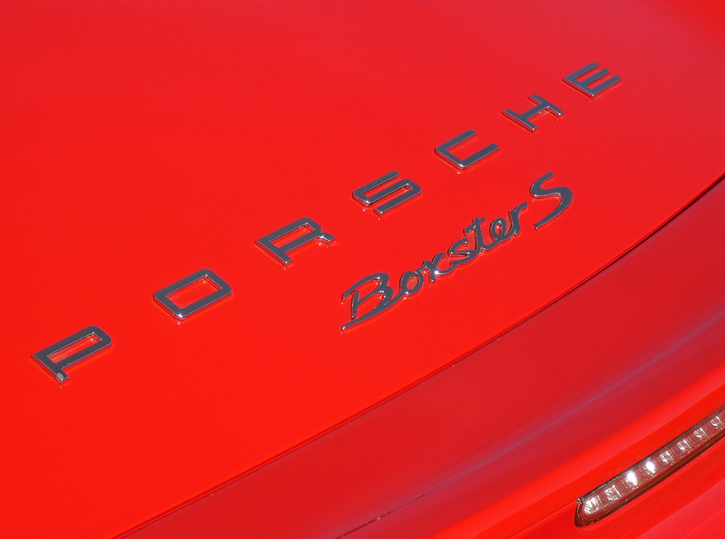 Porsche Boxster: Marken- und Modellschriftzug auf der Heckklappe. 