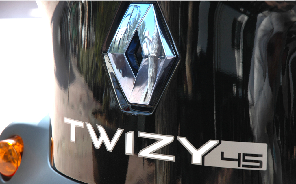 Renault Twizy: Die Zahl 45 weist auf die Höchstgeschwindigkeit hin.