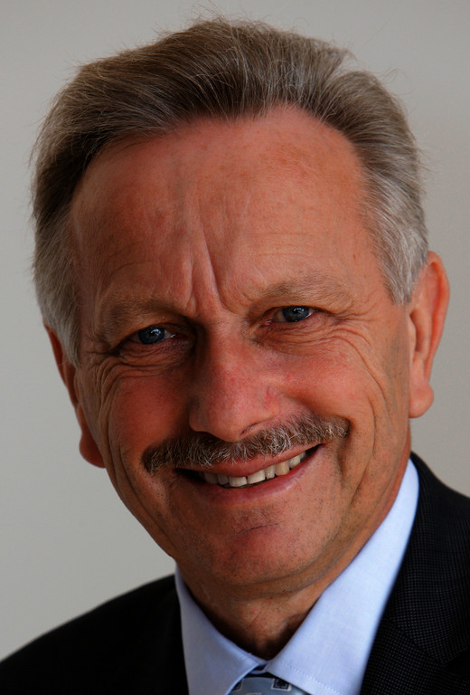 Schmidt bleibt Daimler-Marketingchef