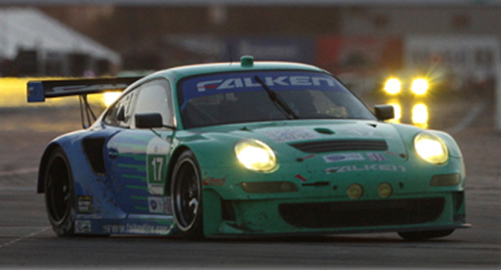 Team Falken Tire beschließt Zwölf-Stunden-Rennen mit 8. Platz