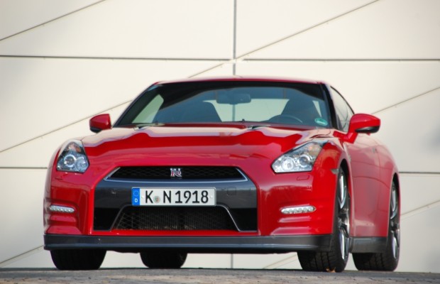 Test Nissan GT-R: Kampfjet für die Straße
