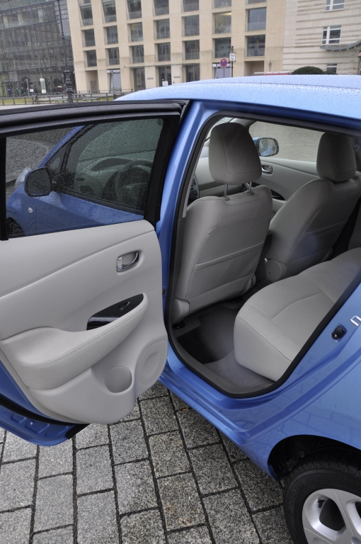 Test Nissan Leaf: Erstes Elektroauto der Kompaktklasse startet im April