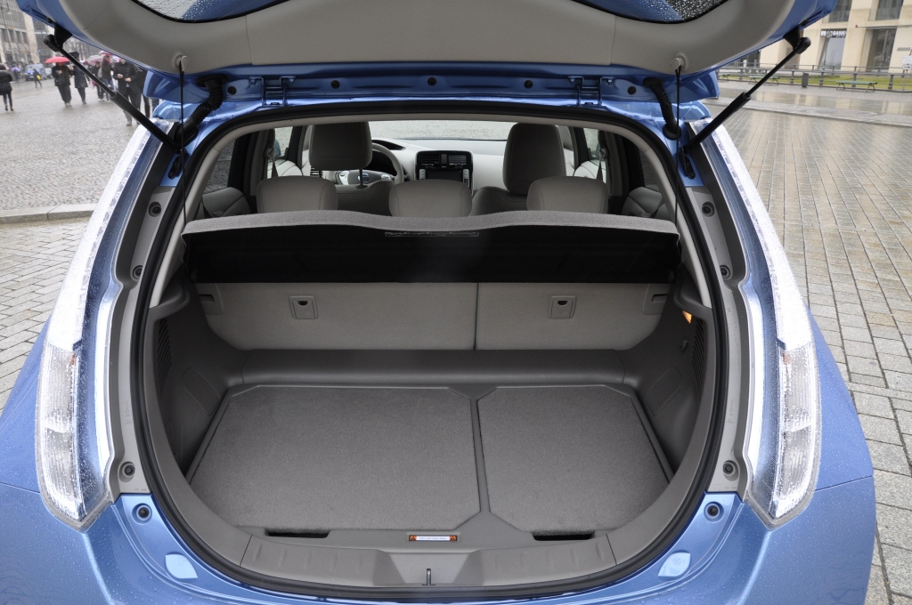 Test Nissan Leaf: Erstes Elektroauto der Kompaktklasse startet im April
