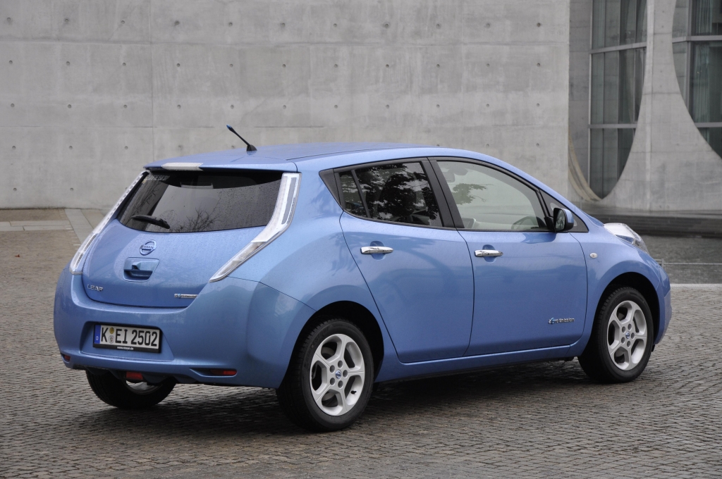 Test Nissan Leaf: Erstes Elektroauto der Kompaktklasse startet im April