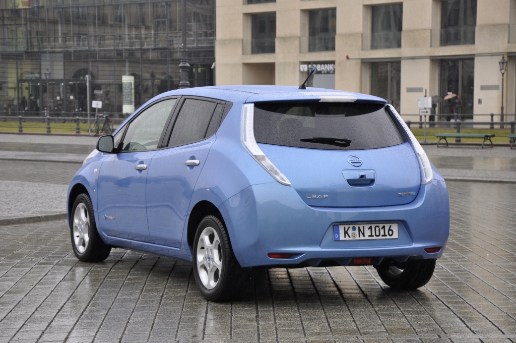 Test Nissan Leaf: Erstes Elektroauto der Kompaktklasse startet im April