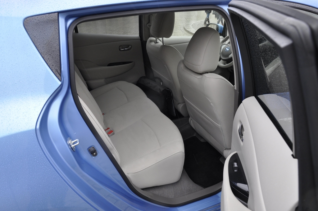 Test Nissan Leaf: Erstes Elektroauto der Kompaktklasse startet im April