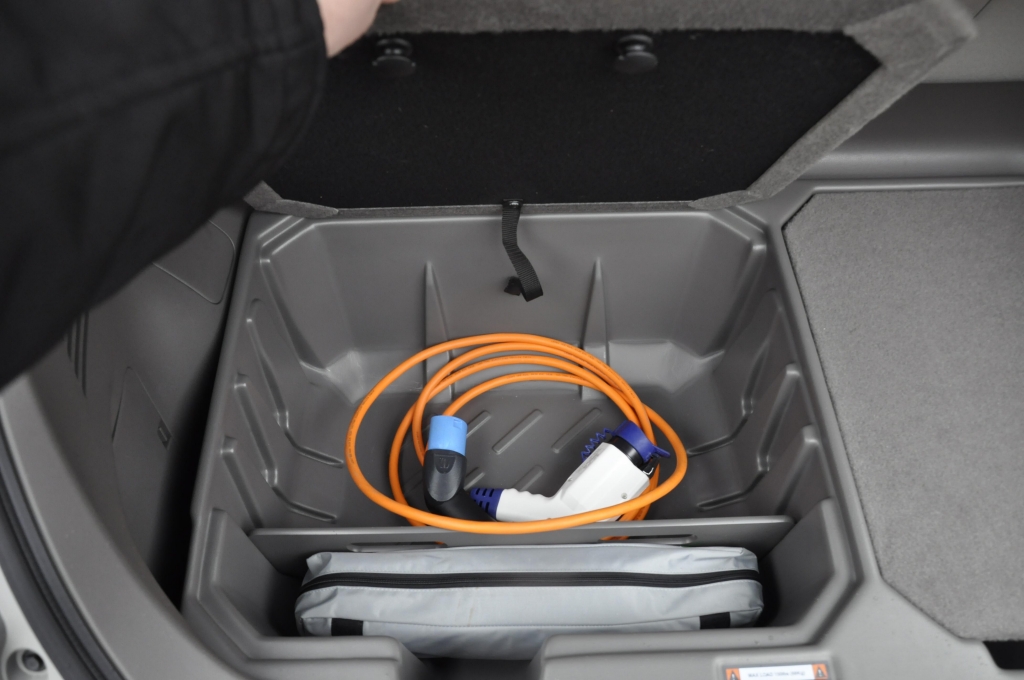 Test Nissan Leaf: Erstes Elektroauto der Kompaktklasse startet im April
