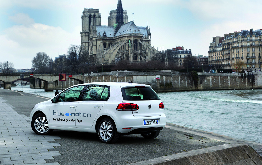 Volkswagen erprobt Golf Blue-e-Motion Flotte in Frankreich