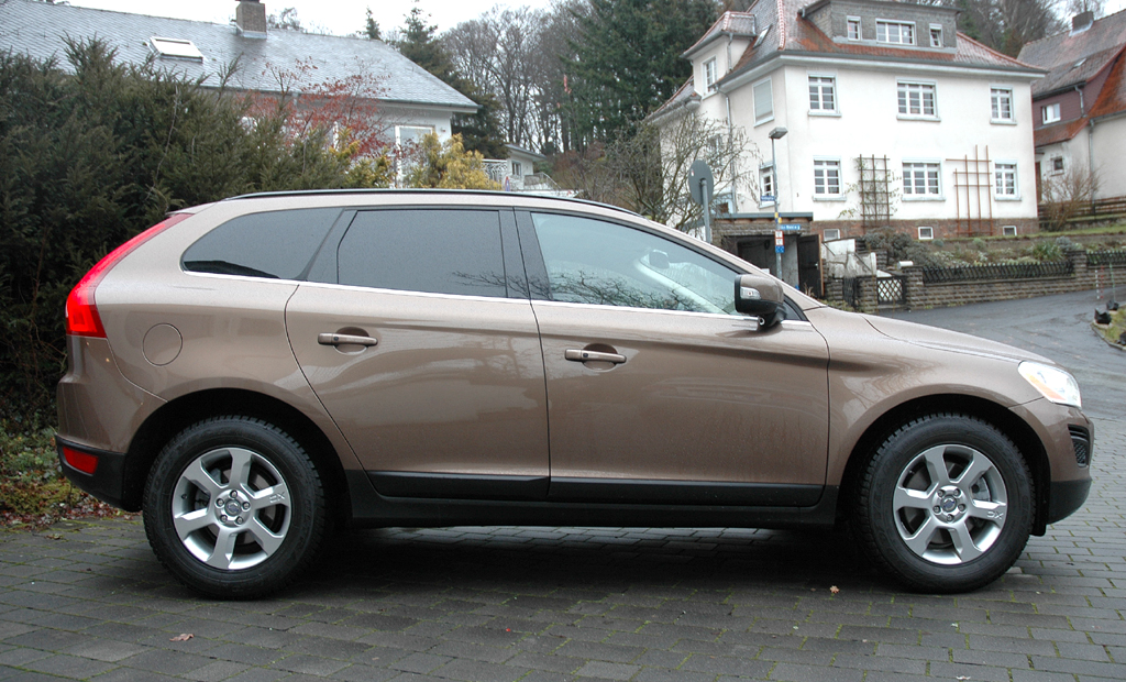 Volvo XC60: Und so sieht das schwedische Kompakt-SUV-Modell von der Seite aus.