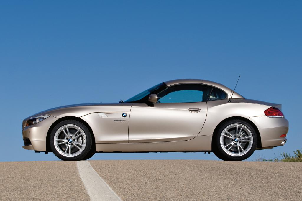 Wer bewusst einen luftigen Roadster sucht, ist genügsam.