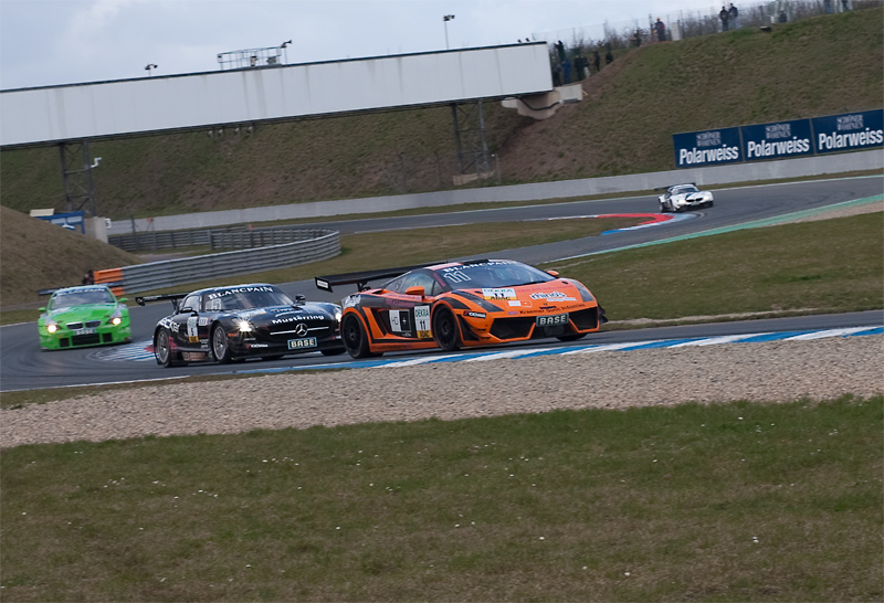 ADAC GT Masters: Porsche-Sieg bei Auftaktrennen in Oschersleben