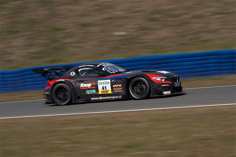 ADAC GT Masters: Porsche-Sieg bei Auftaktrennen in Oschersleben