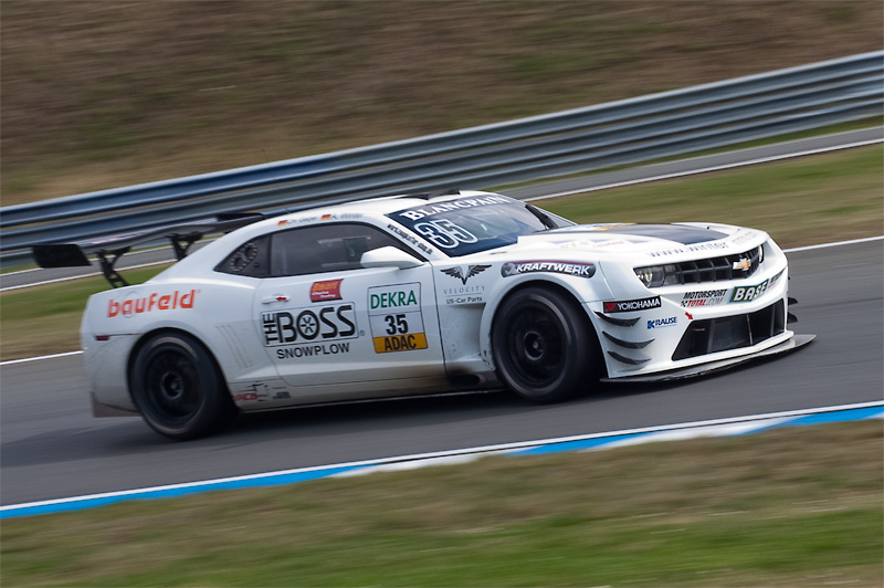 ADAC GT Masters: Porsche-Sieg bei Auftaktrennen in Oschersleben