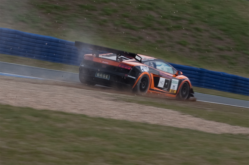 ADAC GT Masters: Porsche-Sieg bei Auftaktrennen in Oschersleben