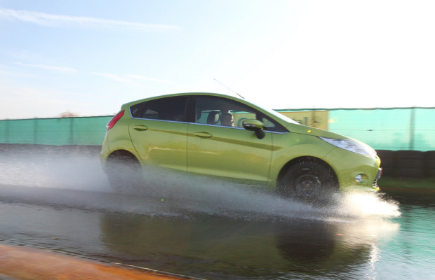ADAC: Jetzt auf Sommerpneus umsatteln
