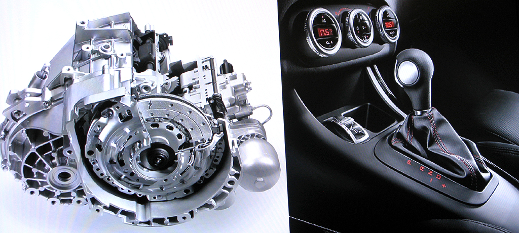 Alfa Romeo Giulietta TCT: Modell des neuen Getriebes, Wählhebel im Cockpit.