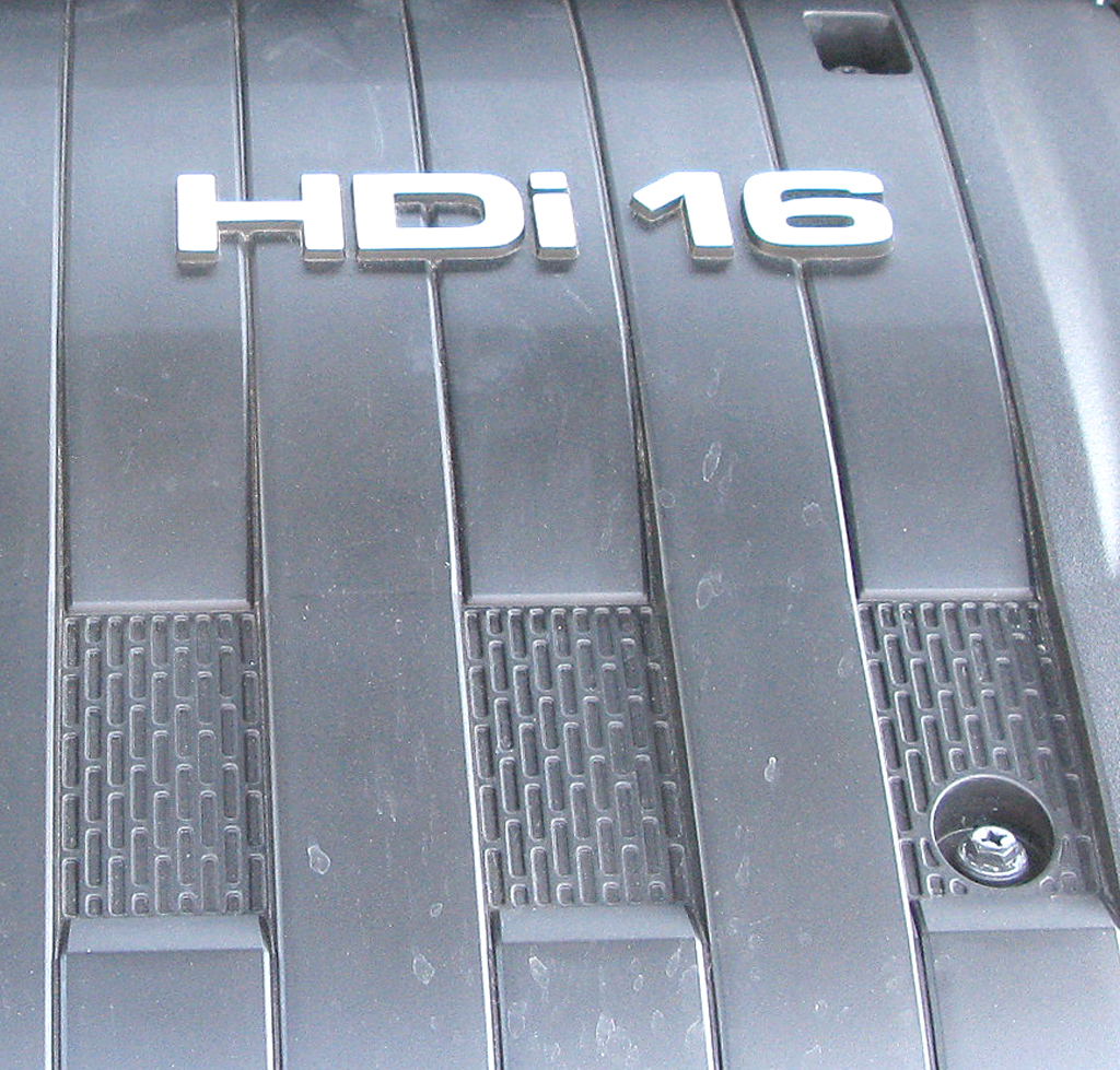 Citroëns C4 Aircross: Blick unter die Haube, hier bei einem der Diesel. 