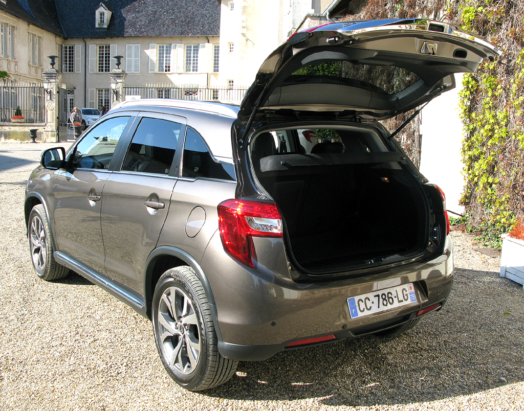 Citroëns C4 Aircross: Ins Gepäckabteil passen 442 bis 1193 Liter hinein. 