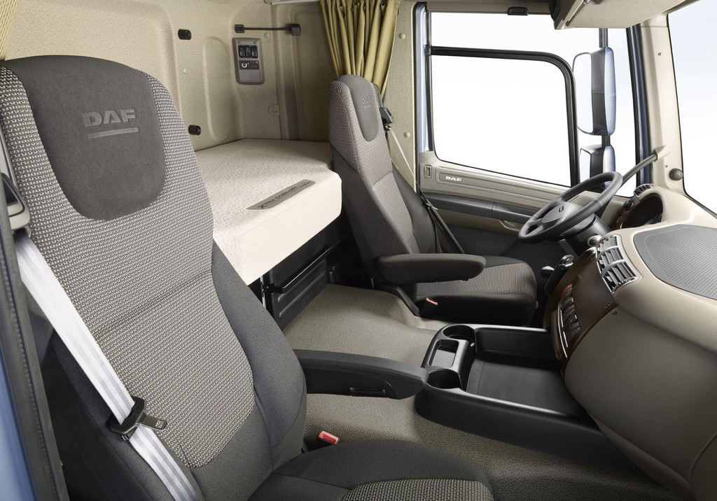 DAF CF und XF105 mit neuen Sitzen und Schmutzfängern