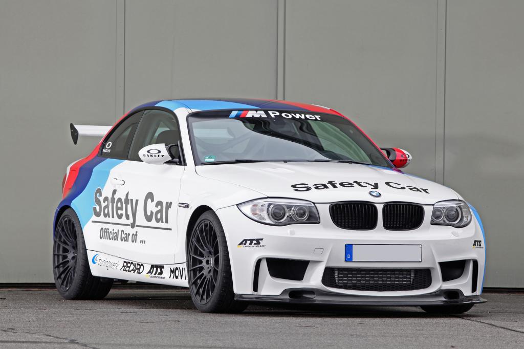 Der überarbeitete Biturbo leistet nun 388 kW/521 PS und wuchtet 614 Newtonmeter Drehmoment auf die Kurbelwelle