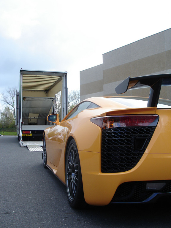 Erster Lexus LFA mit Nürburgring-Paket ausgeliefert