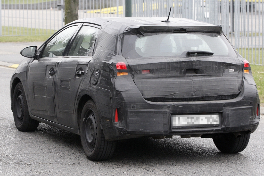 Erwischt: Erlkönig Toyota Auris