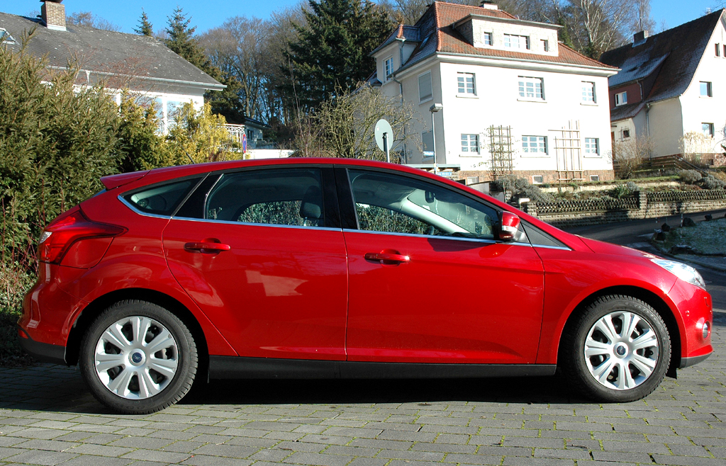 Ford Focus: Und so sieht das Kompaktmodell der Kölner von der Seite aus.