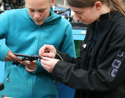 Girls Day: Daimler zeigt rund 570 Schülerinnen technische Berufe