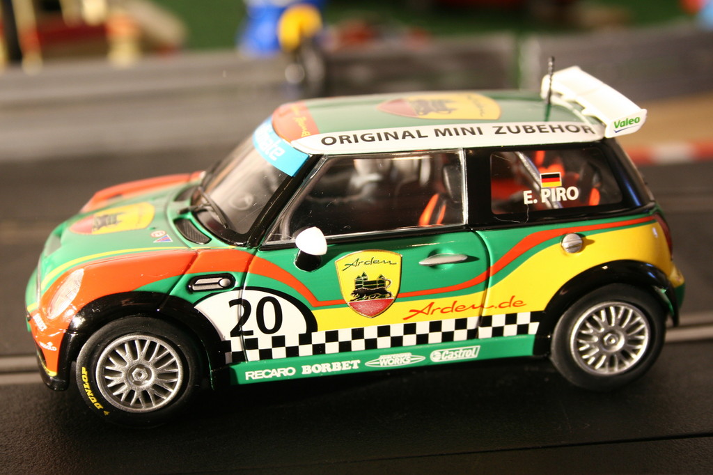 Im Slot: Scalextric sagt der Mini Challenge ade