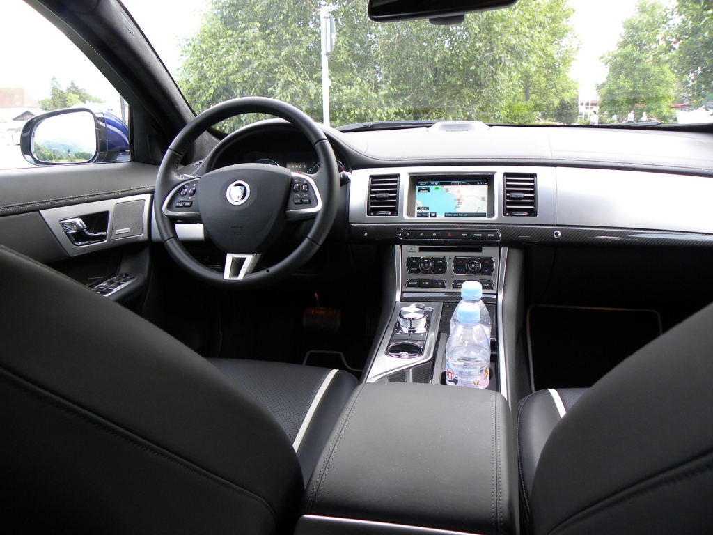 Jaguar bietet den XF für 299 Euro Leasingrate an