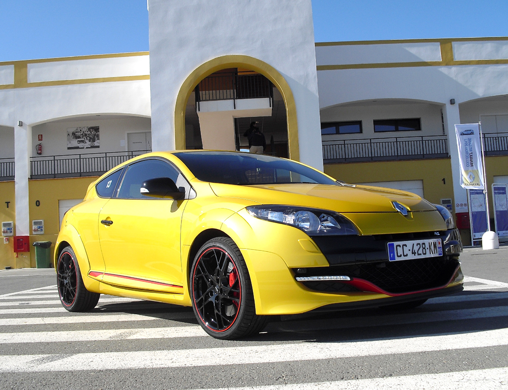 Knopfdruck genügt - und schon steigt Leistung in Renaults neuem Sportcoupé